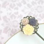 Decorative antique bobby pi..