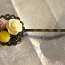 Araluen in bright yellow : antique brass bobby pins hair clips