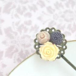 Decorative antique bobby pin resin flowers